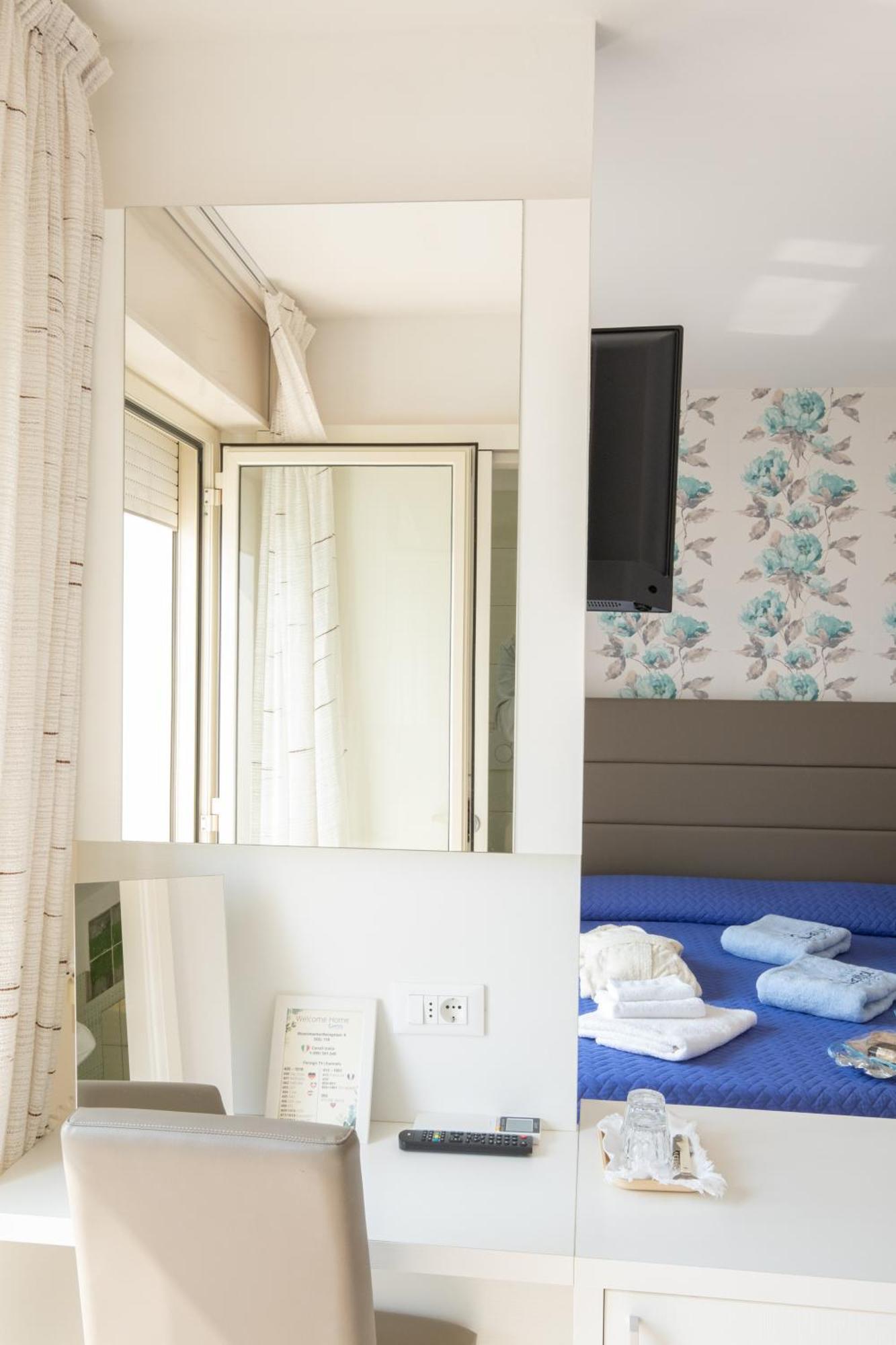 Hotel Capitol Gatteo a Mare Ngoại thất bức ảnh