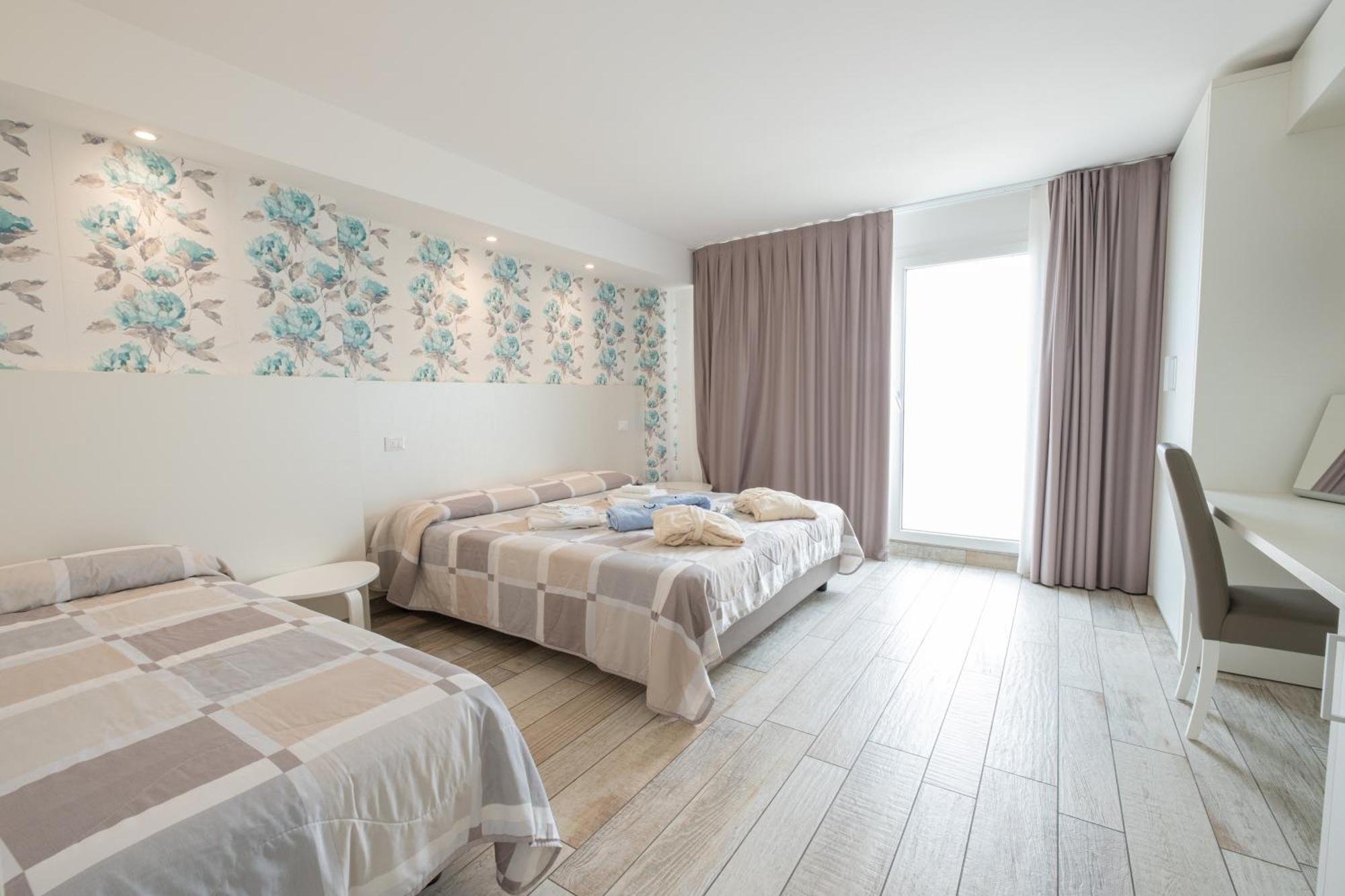 Hotel Capitol Gatteo a Mare Ngoại thất bức ảnh