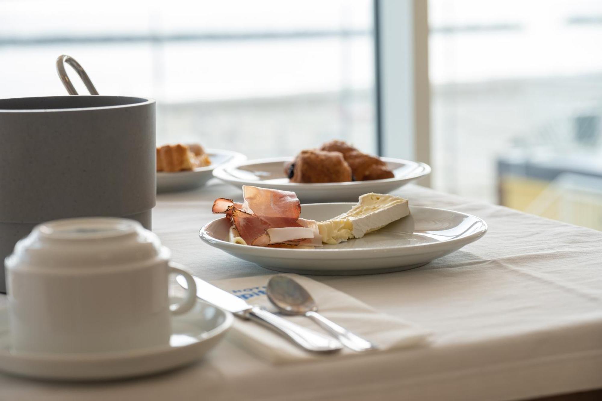 Hotel Capitol Gatteo a Mare Ngoại thất bức ảnh